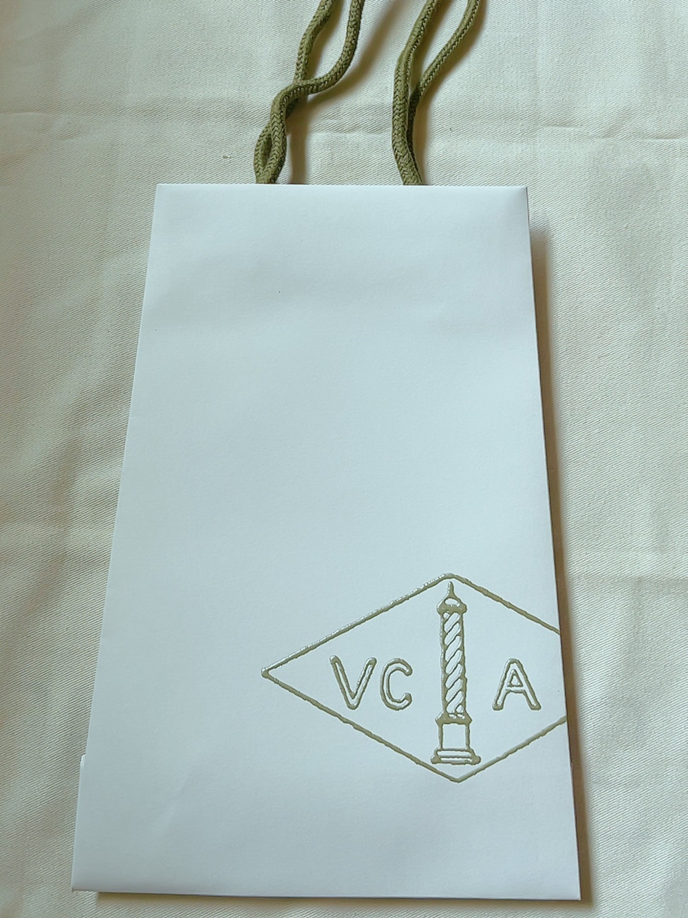 Van cleef & Apels paper bag